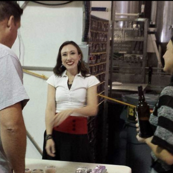 Meet your Posher, Amanda - Picture 3 of 7